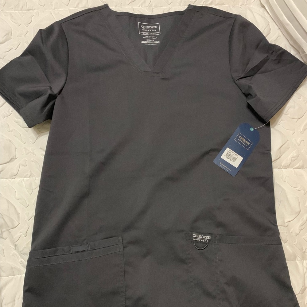 BNWT Cherokee Revolution S Pewter Scrub Top